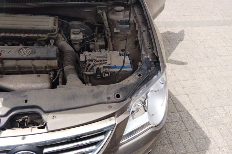 Used Volkswagen Bora 2012 1.6L Automatic Fashion Edition Engine Bay Left