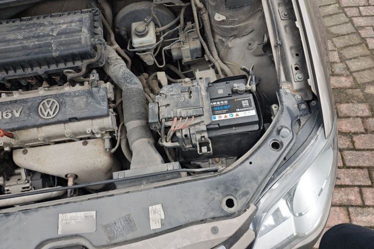 Used Volkswagen Bora 2012 1.6L Manual Fashion Edition Engine Bay Left
