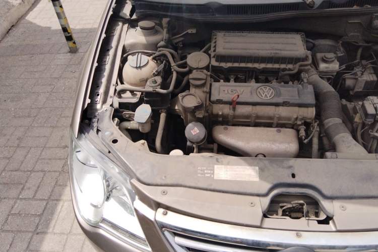 Used Volkswagen Bora 2012 1.6L Automatic Fashion Edition Engine Bay Right