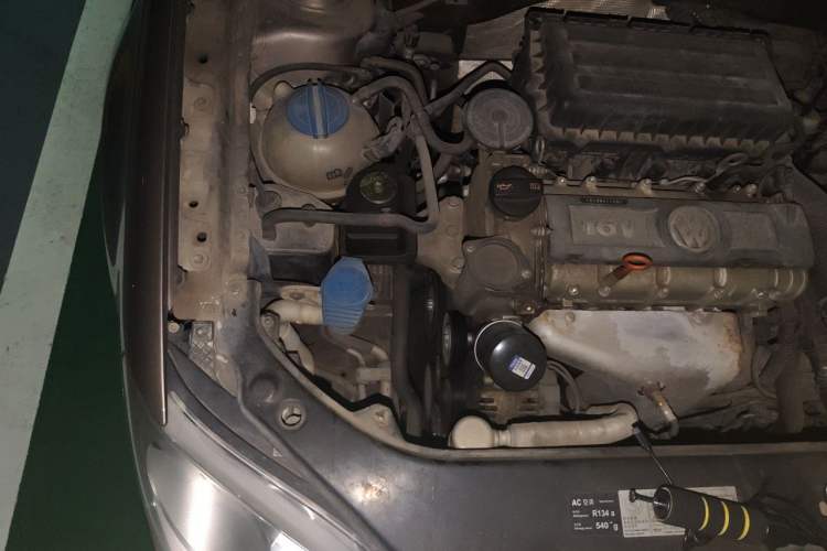 Used Volkswagen Bora 2012 1.6L Automatic Comfort Edition Engine Bay Right