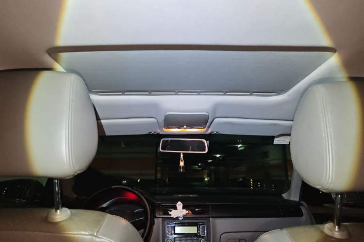 Used Volkswagen Bora 2012 1.6L Automatic Comfort Edition Headliner