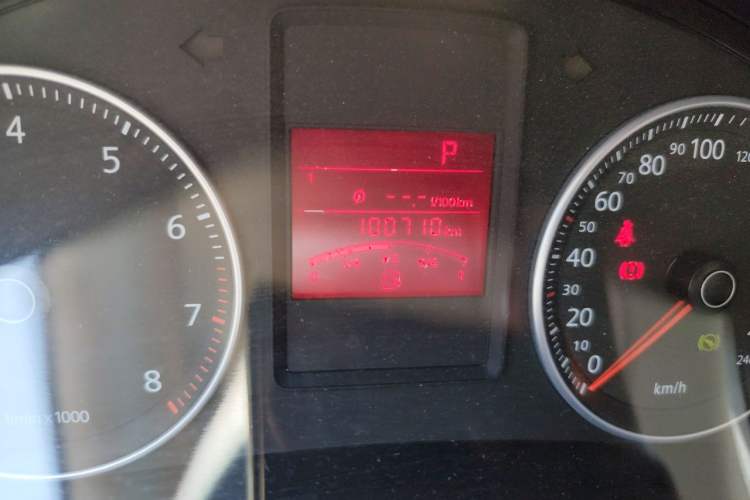 Used Volkswagen Bora 2012 1.6L Automatic Fashion Edition Odometer Close Up
