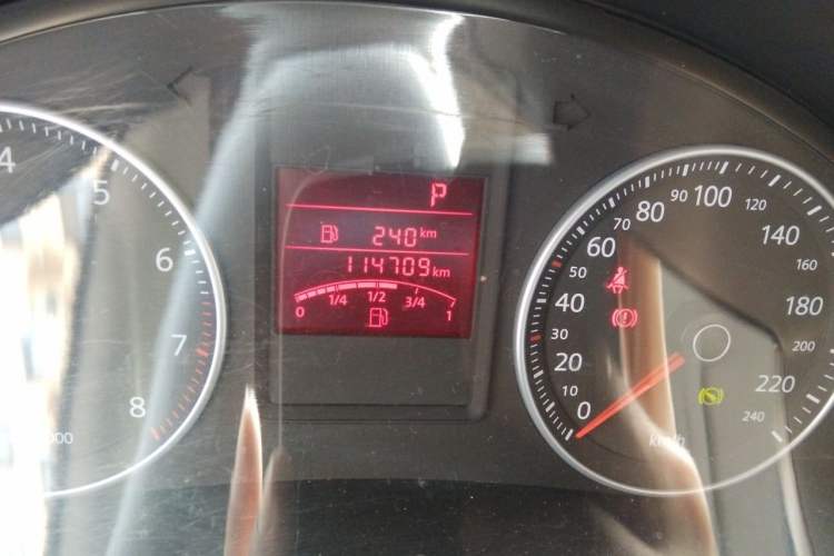 Used Volkswagen Bora 2012 1.6L Automatic Fashion Edition Odometer Close Up