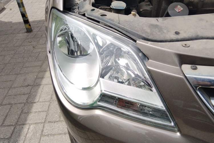 Used Volkswagen Bora 2012 1.6L Automatic Fashion Edition Right Front Headlight
