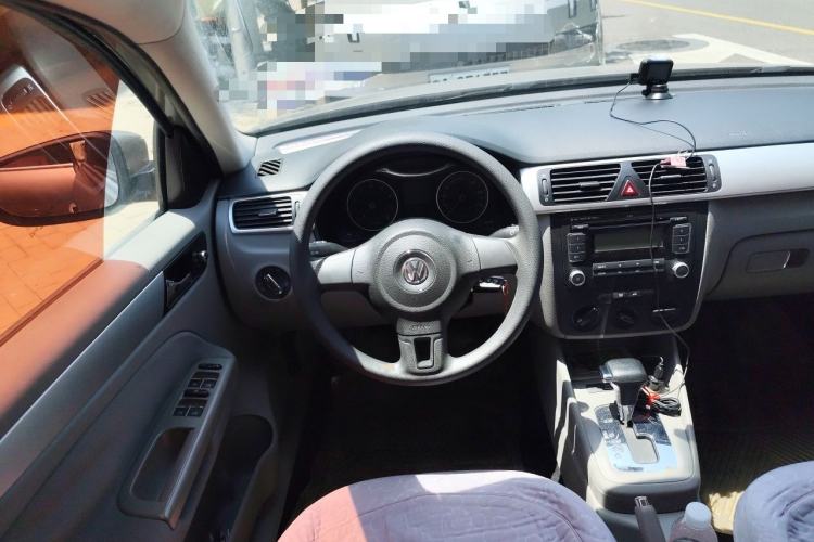 Used Volkswagen Bora 2012 1.6L Automatic Fashion Edition Steering Wheel