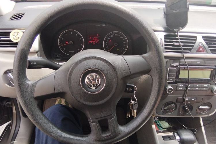Used Volkswagen Bora 2012 1.6L Automatic Fashion Edition Steering Wheel