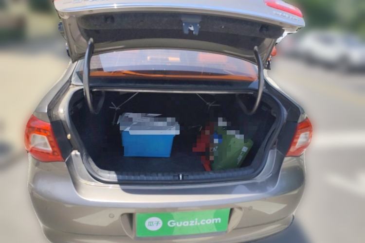 Used Volkswagen Bora 2012 1.6L Automatic Fashion Edition Trunk