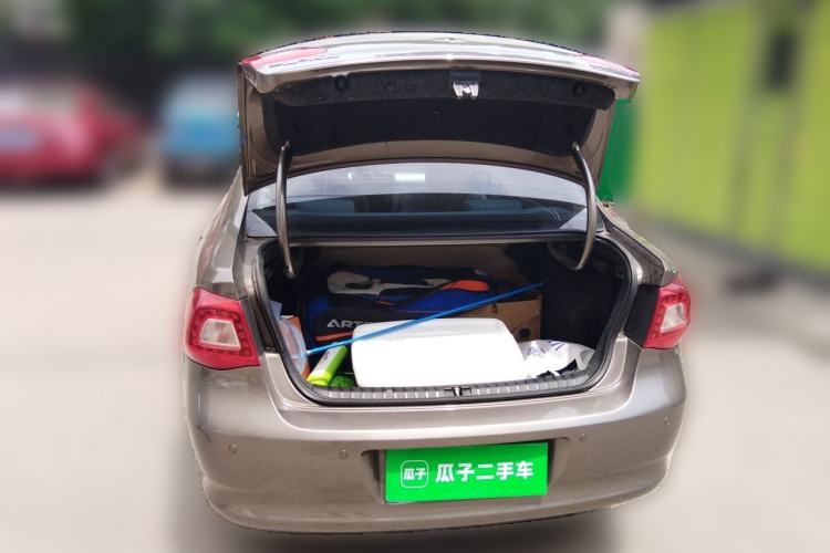 Used Volkswagen Bora 2012 1.6L Automatic Fashion Edition Trunk