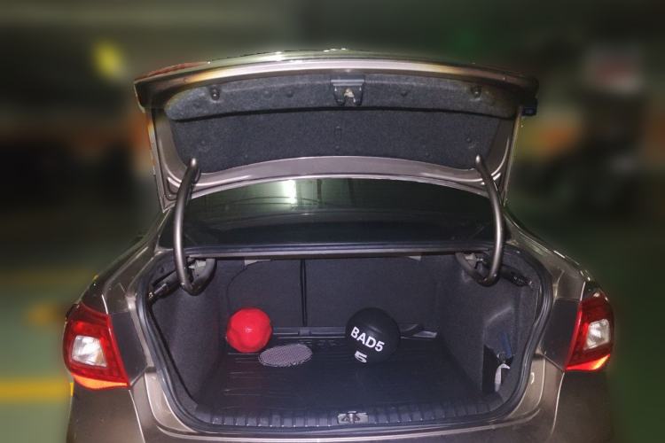 Used Volkswagen Bora 2012 1.6L Automatic Comfort Edition Trunk
