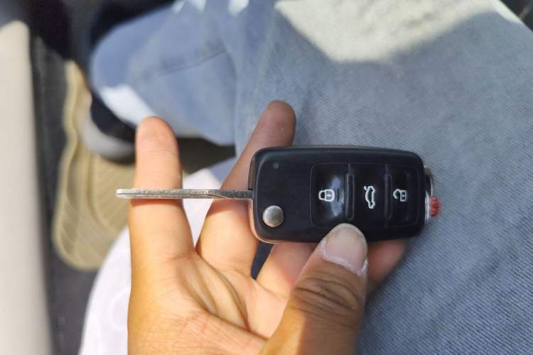 Used Volkswagen Bora 2012 1.6L Automatic Fashion Edition Vehicle Key