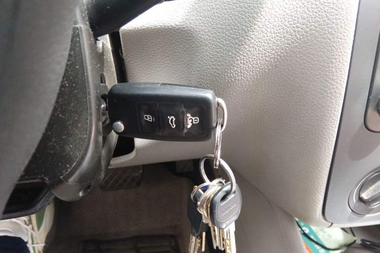 Used Volkswagen Bora 2012 1.6L Automatic Fashion Edition Vehicle Key