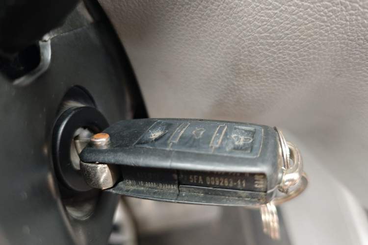 Used Volkswagen Bora 2012 1.6L Manual Fashion Edition Vehicle Key