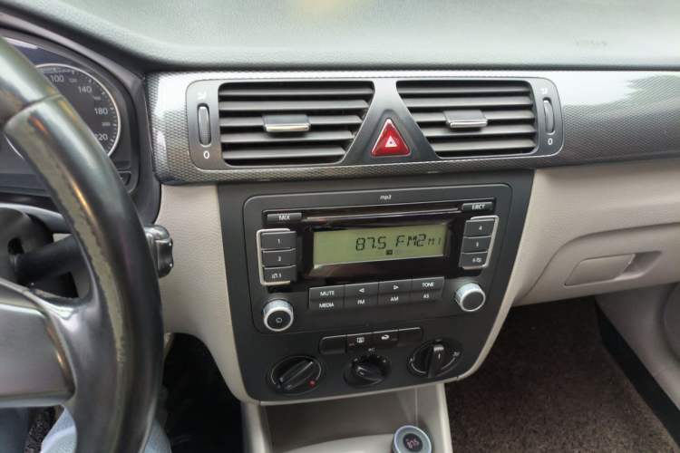 Used Volkswagen Bora 2012 1.6L Manual Comfort Model Audio And AC Panel