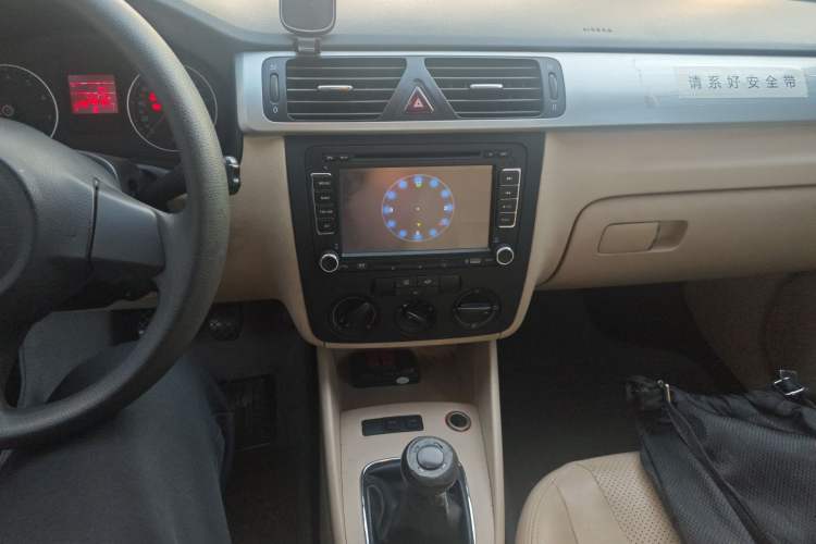 Used Volkswagen Bora 2012 1.6L Manual Fashion Edition Audio And AC Panel
