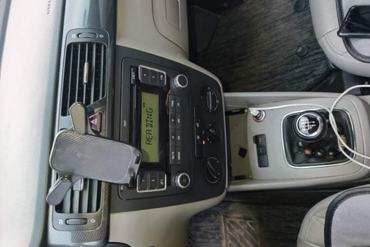 Used Volkswagen Bora 2012 1.6L Manual Comfort Model Audio And AC Panel
