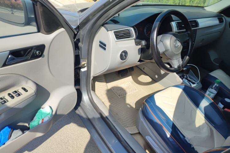 Used Volkswagen Bora 2012 1.6L Automatic Fashion Edition Driver Seat