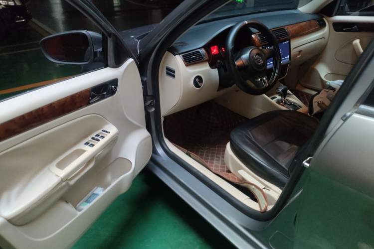 Used Volkswagen Bora 2012 1.6L Automatic Fashion Edition Driver Seat