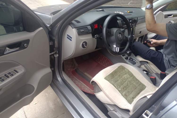 Used Volkswagen Bora 2012 1.6L Automatic Comfort Edition Driver Seat