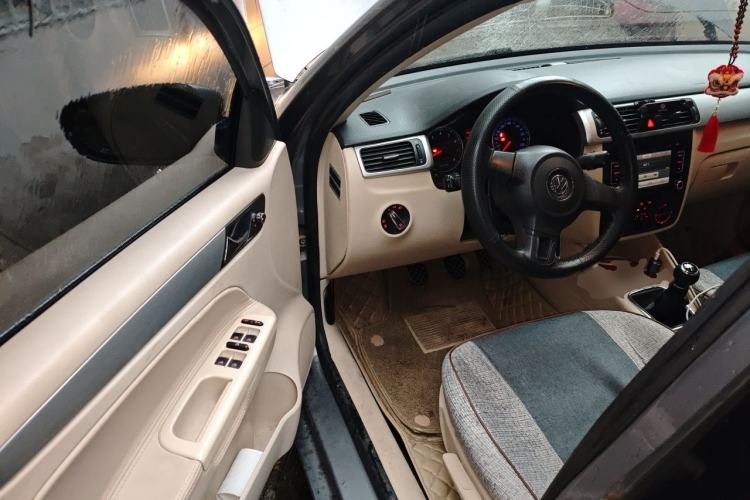 Used Volkswagen Bora 2012 1.6L Manual Fashion Edition Driver Seat