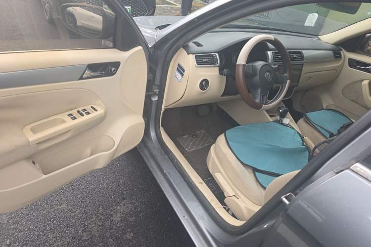 Used Volkswagen Bora 2012 1.6L Automatic Fashion Edition Driver Seat