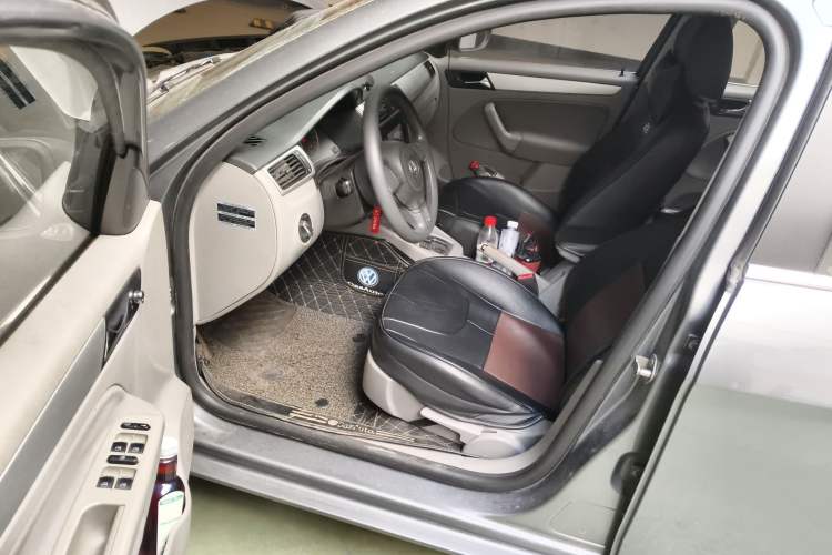 Used Volkswagen Bora 2012 1.6L Automatic Fashion Edition Driver Seat