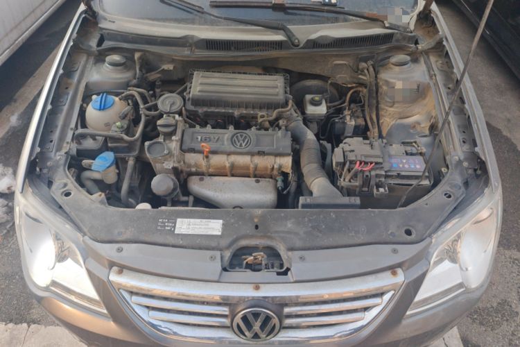 Used Volkswagen Bora 2012 1.6L Manual Fashion Edition Engine Bay