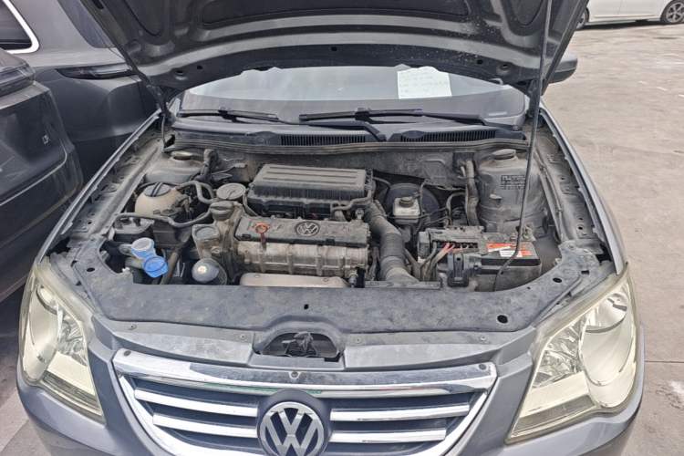 Used Volkswagen Bora 2012 1.6L Automatic Fashion Edition Engine Bay