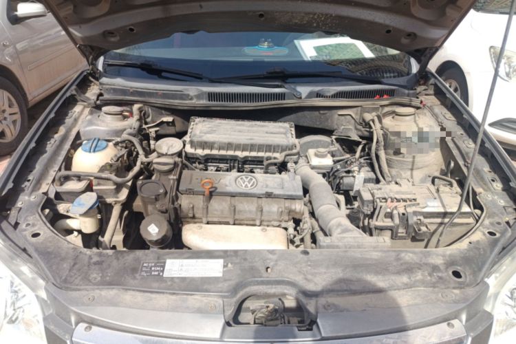 Used Volkswagen Bora 2012 1.6L Manual Fashion Edition Engine Bay