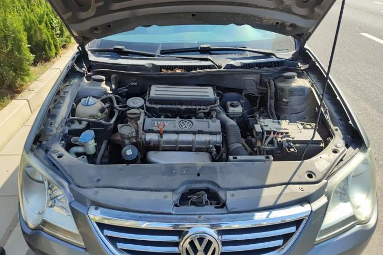 Used Volkswagen Bora 2012 1.6L Automatic Fashion Edition Engine Bay