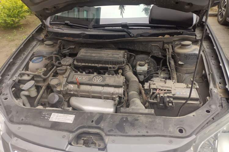 Used Volkswagen Bora 2012 1.6L Automatic Comfort Edition Engine Bay