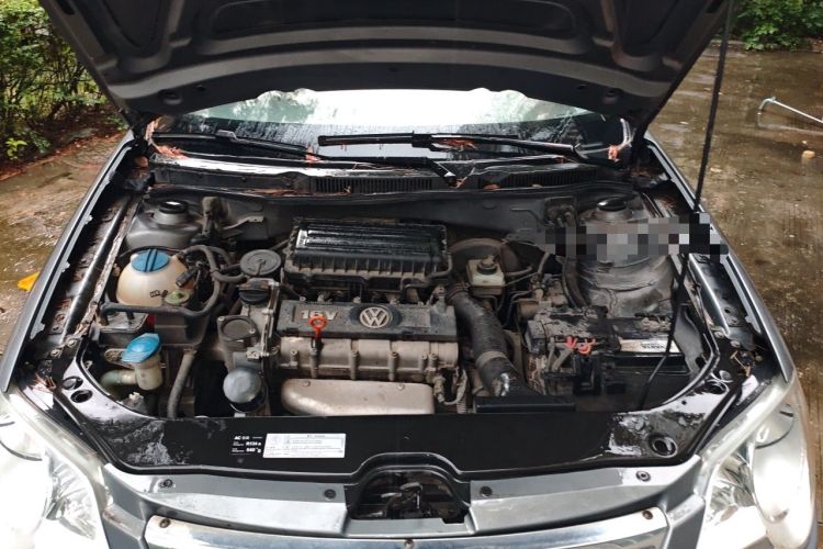 Used Volkswagen Bora 2012 1.6L Manual Fashion Edition Engine Bay