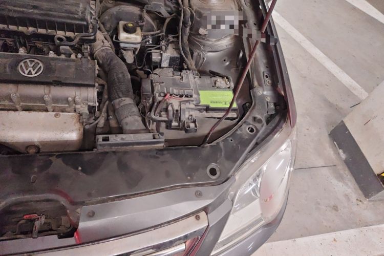Used Volkswagen Bora 2012 1.6L Manual Fashion Edition Engine Bay Left