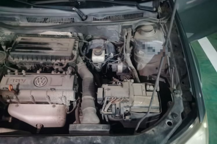 Used Volkswagen Bora 2012 1.6L Automatic Fashion Edition Engine Bay Left