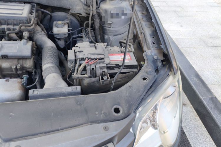 Used Volkswagen Bora 2012 1.6L Automatic Comfort Edition Engine Bay Left
