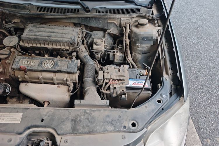 Used Volkswagen Bora 2012 1.6L Automatic Fashion Edition Engine Bay Left