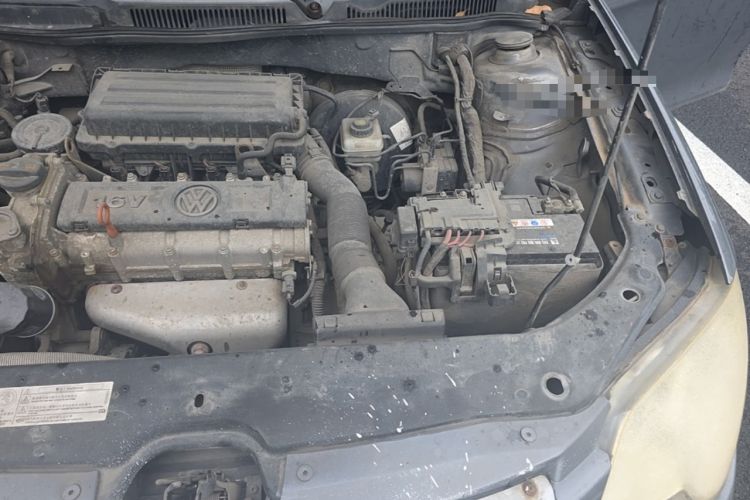 Used Volkswagen Bora 2012 1.6L Automatic Fashion Edition Engine Bay Left