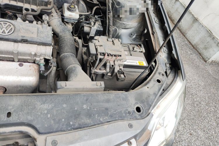 Used Volkswagen Bora 2012 1.6L Manual Fashion Edition Engine Bay Left