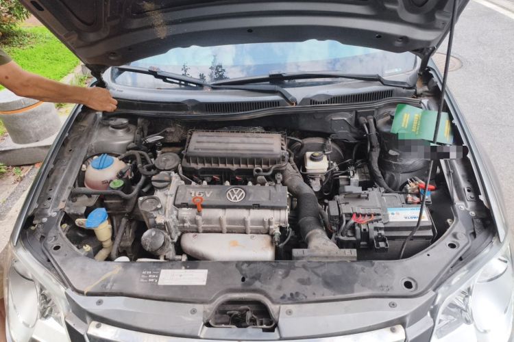 Used Volkswagen Bora 2012 1.6L Automatic Fashion Value Edition Engine Bay
