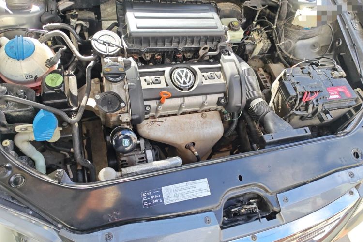 Used Volkswagen Bora 2012 1.6L Automatic Comfort Edition Engine Bay