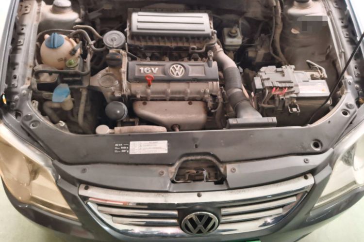 Used Volkswagen Bora 2012 1.6L Automatic Fashion Edition Engine Bay