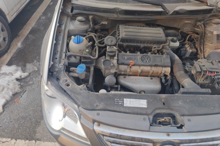 Used Volkswagen Bora 2012 1.6L Manual Fashion Edition Engine Bay Right