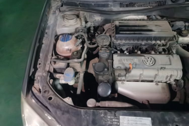 Used Volkswagen Bora 2012 1.6L Automatic Fashion Edition Engine Bay Right