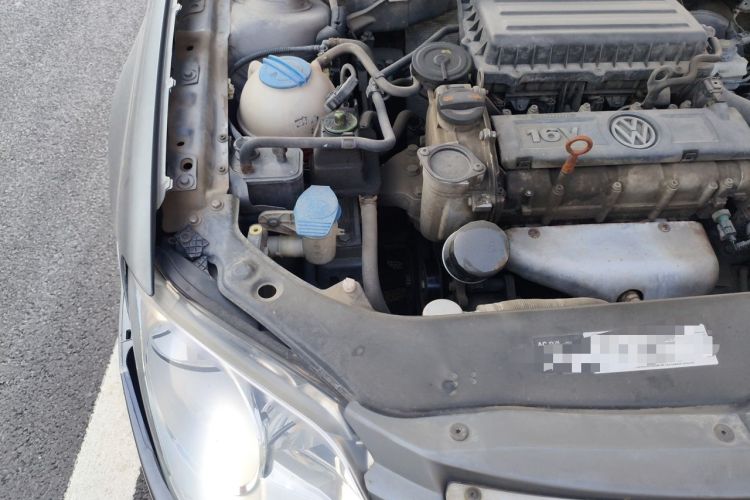 Used Volkswagen Bora 2012 1.6L Automatic Comfort Edition Engine Bay Right