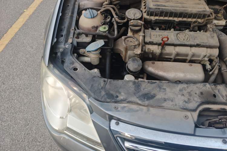 Used Volkswagen Bora 2012 1.6L Manual Fashion Edition Engine Bay Right