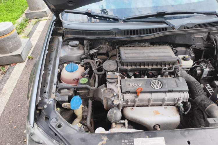 Used Volkswagen Bora 2012 1.6L Automatic Fashion Value Edition Engine Bay Right