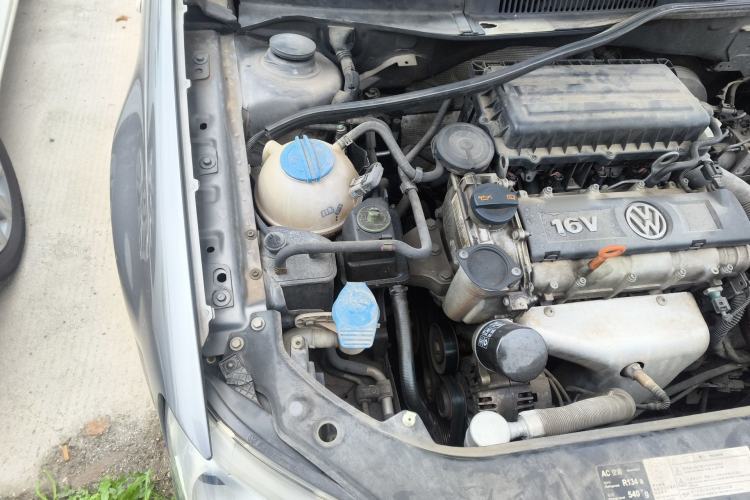 Used Volkswagen Bora 2012 1.6L Automatic Fashion Edition Engine Bay Right