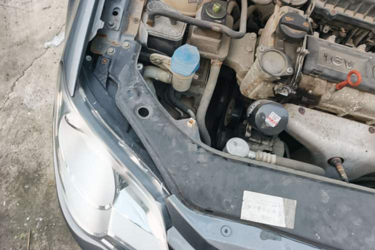 Used Volkswagen Bora 2012 1.6L Manual Comfort Model Engine Bay Right