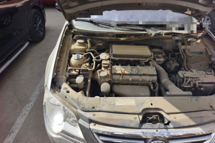 Used Volkswagen Bora 2012 1.6L Manual Fashion Edition Engine Bay Right