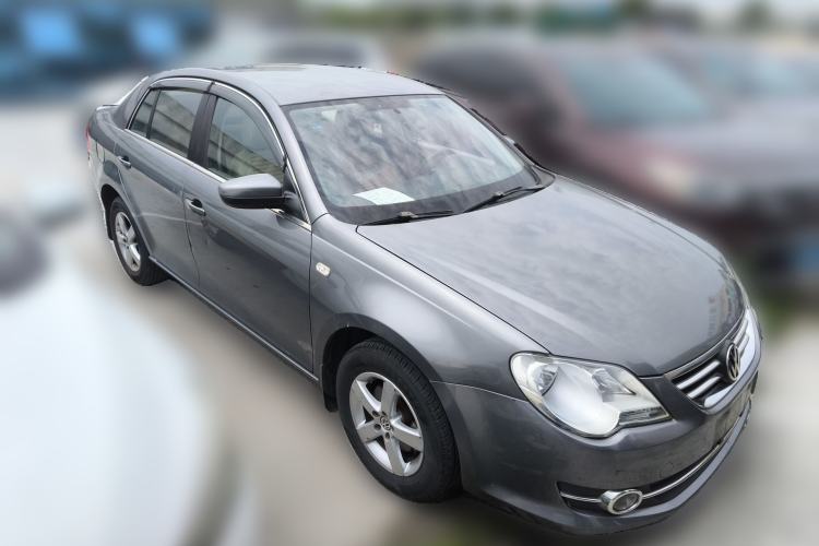 Used Volkswagen Bora 2012 1.6L Automatic Fashion Edition Front Right 45 Deg