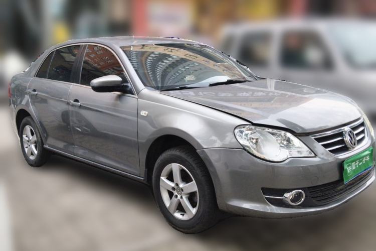Used Volkswagen Bora 2012 1.6L Automatic Fashion Edition Front Right 45 Deg